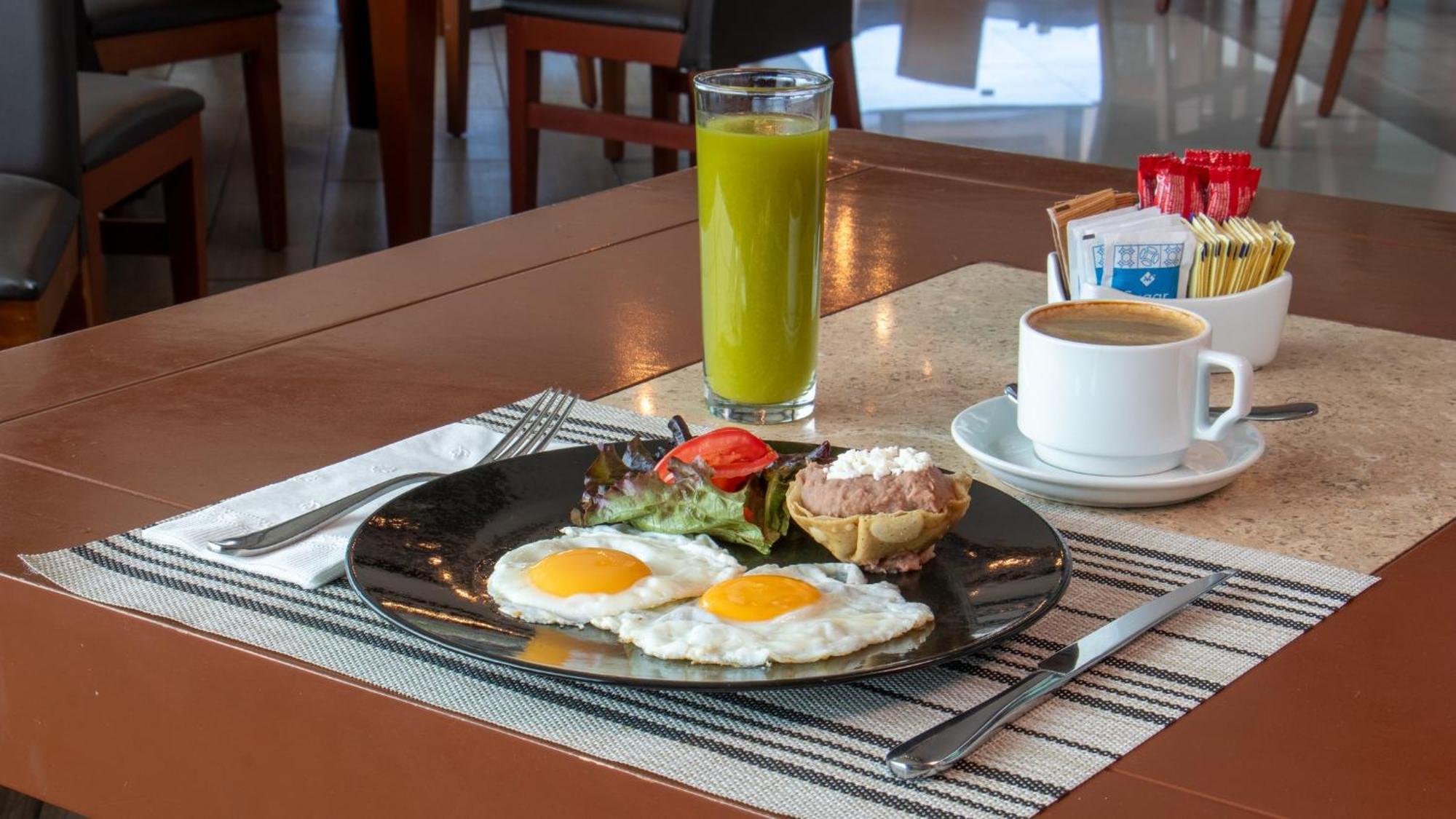 Holiday Inn Queretaro Zona Krystal By Ihg Екстер'єр фото
